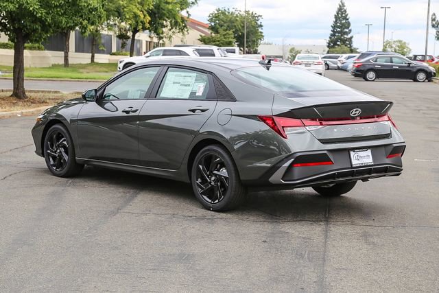 New 2026 Hyundai Elantra Sport FWD image 2