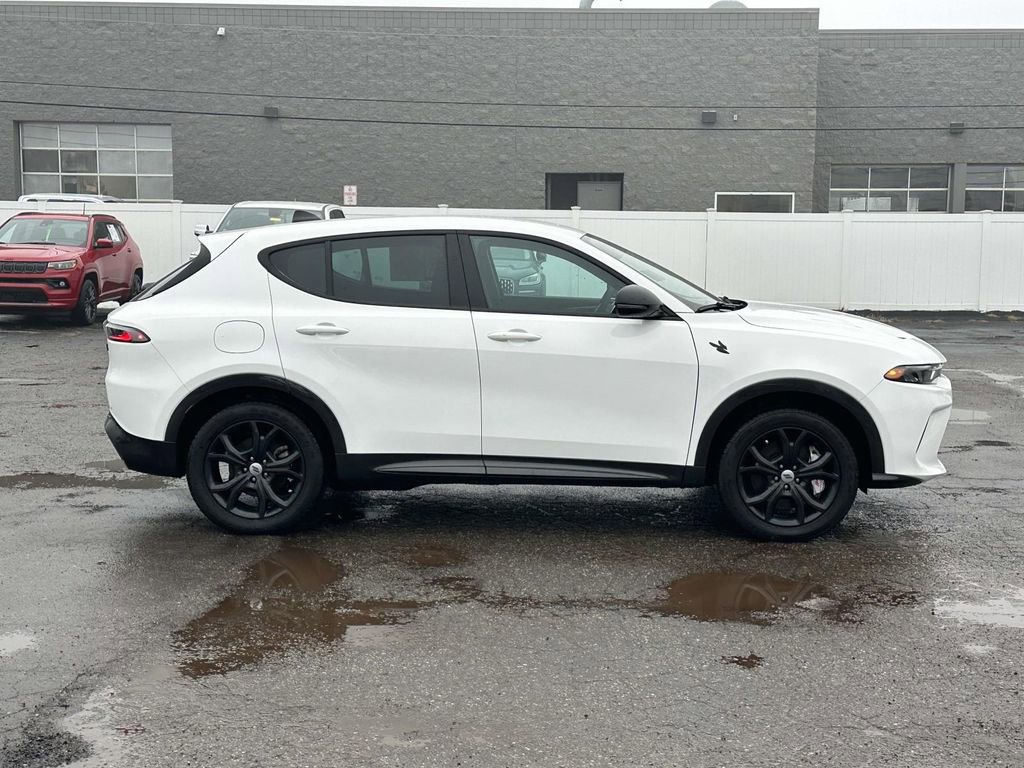 Certified 2024 Dodge Hornet R/T w/ R/T Blacktop Package image 2