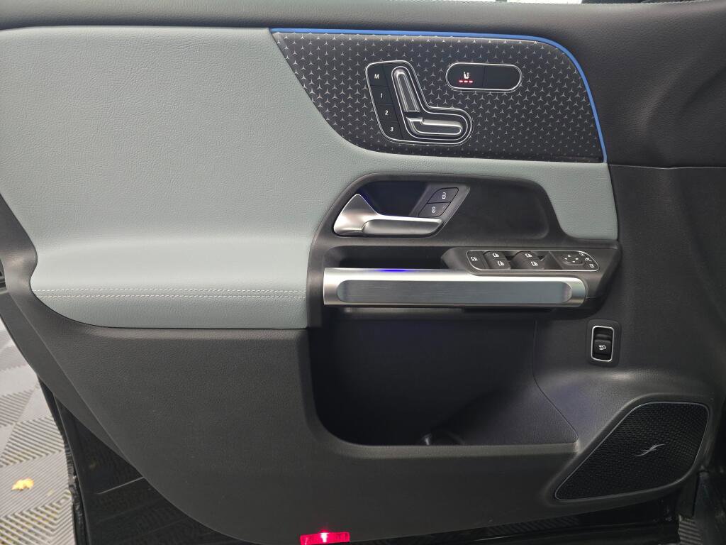 New 2026 Mercedes-Benz GLB 250 4MATIC image 23