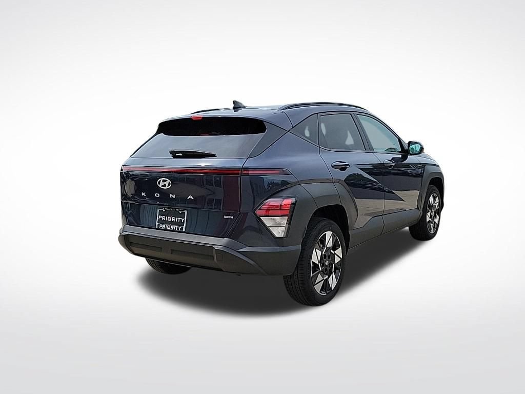 Used 2024 Hyundai Kona SEL AWD/4WD image 3