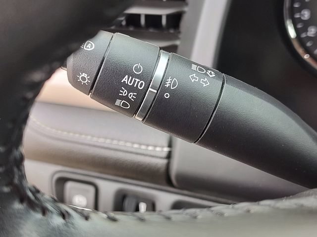 Used 2020 GMC Acadia Denali w/ Technology Package FWD image 24