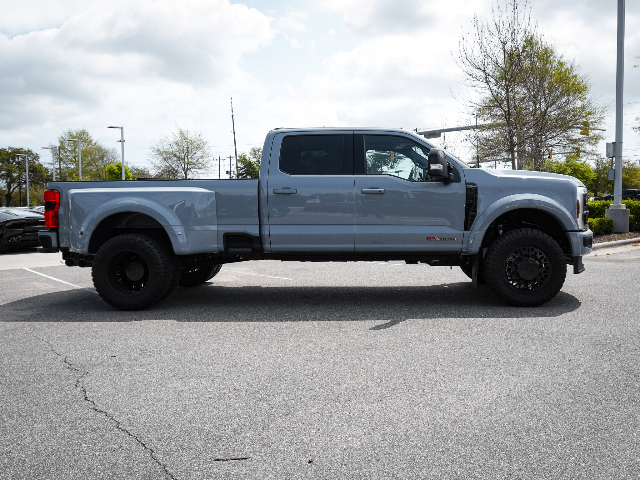 Used 2025 Ford F450 Platinum AWD/4WD image 11