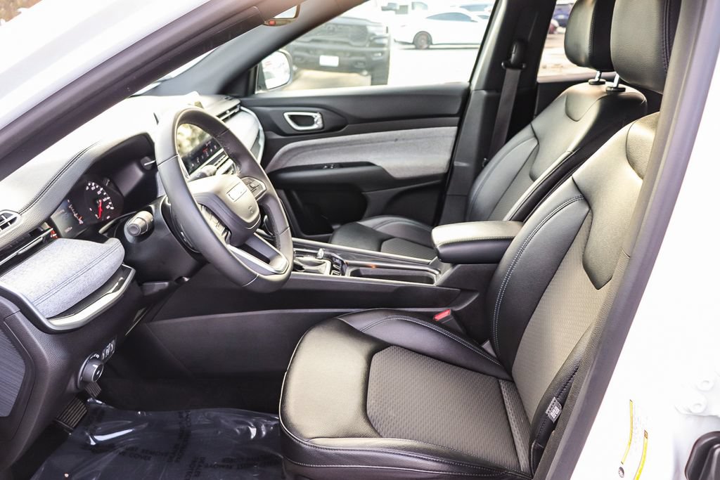Used 2024 Jeep Compass Latitude AWD/4WD image 19