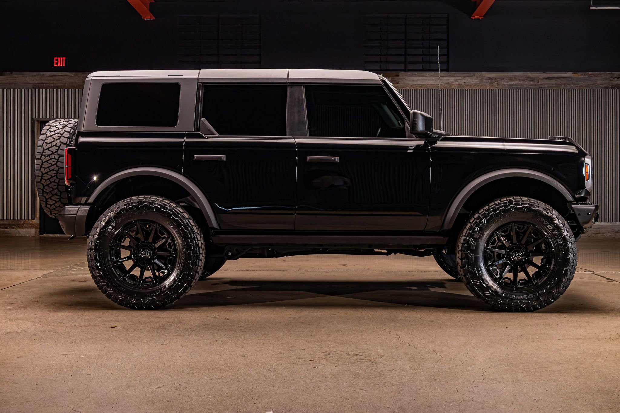 Used 2024 Ford Bronco Badlands image 11