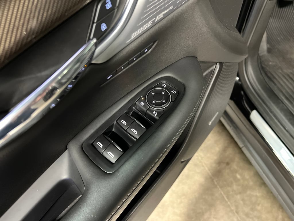 Used 2021 Cadillac XT6 Sport w/ Platinum Package AWD/4WD image 16