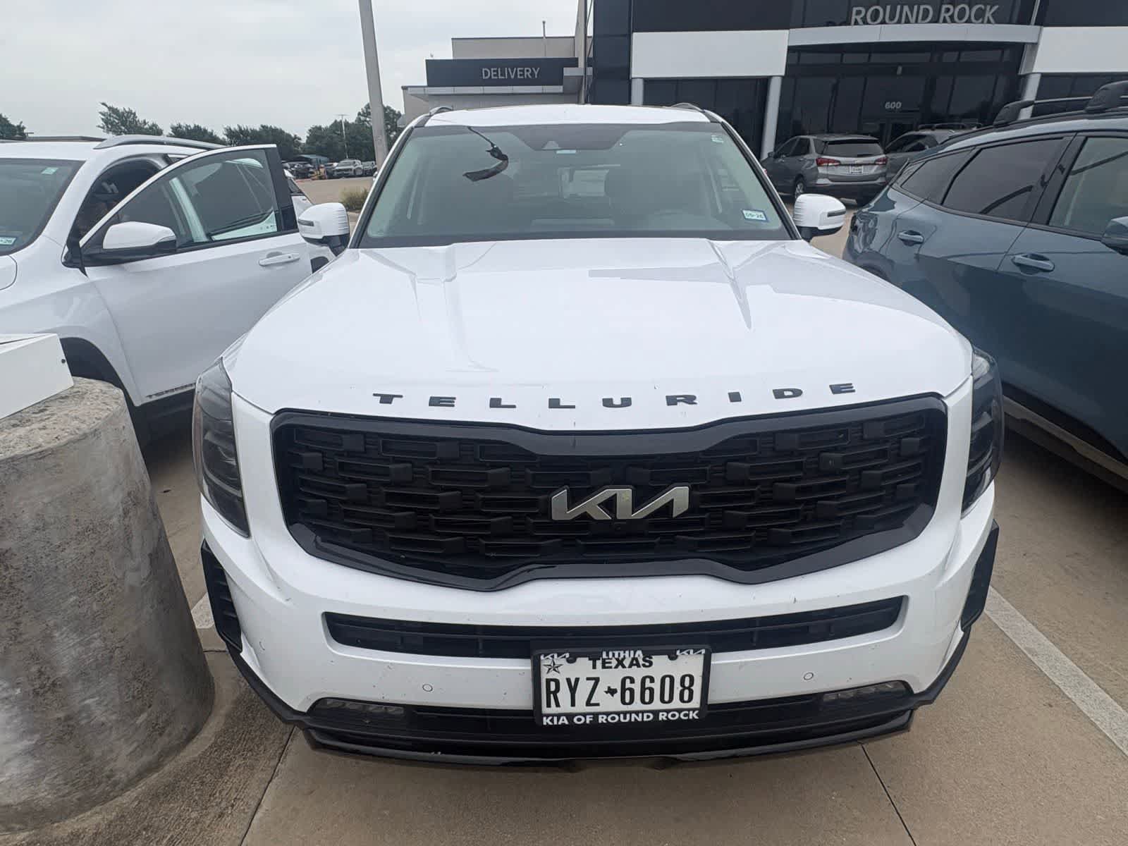 Used 2022 Kia Telluride SX w/ Nightfall Edition Package AWD/4WD image 2
