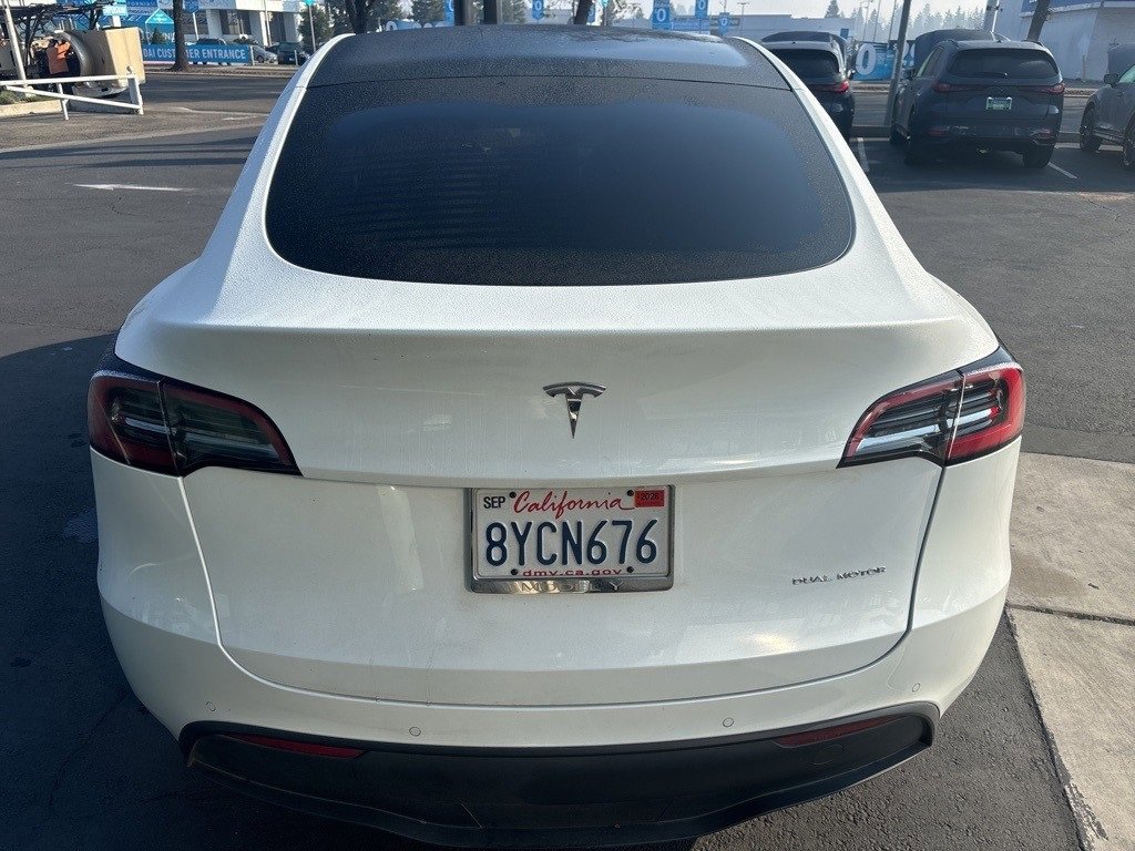 Used 2021 Tesla Model Y Long Range image 12