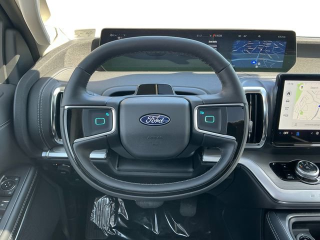 Used 2025 Ford Expedition Platinum image 13