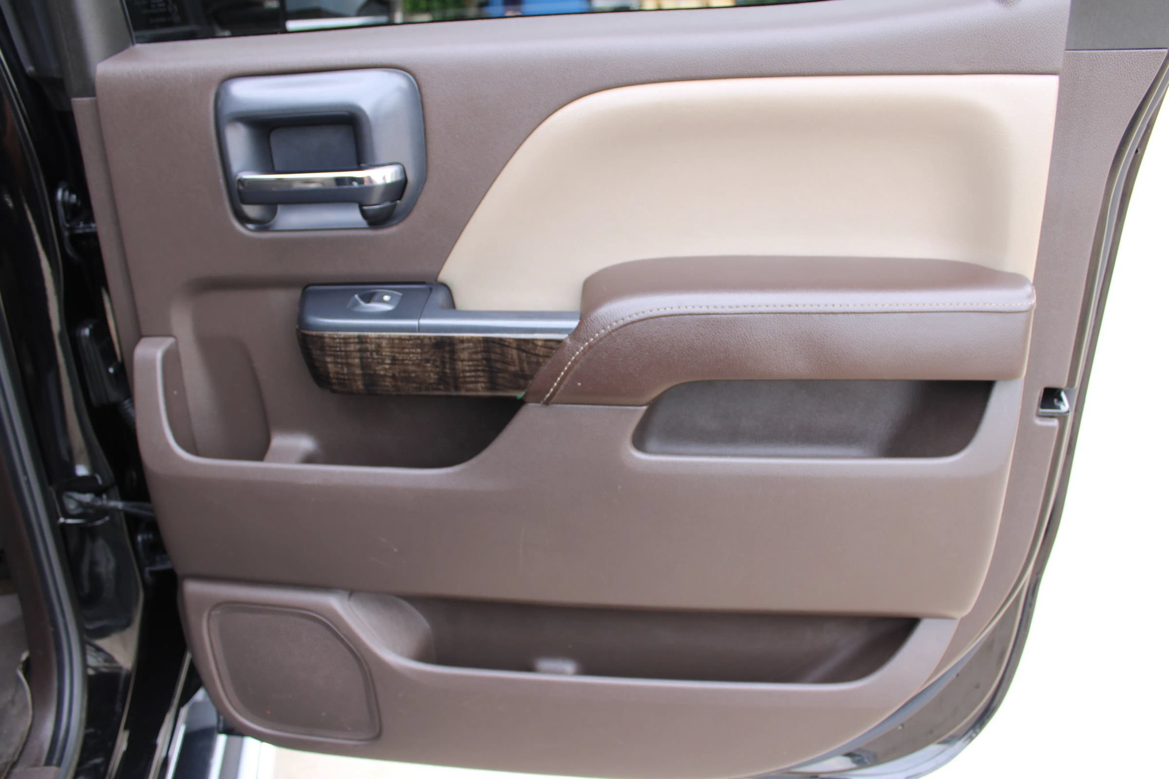 Used 2015 GMC Sierra 2500 Denali w/ Duramax Plus Package AWD/4WD image 24
