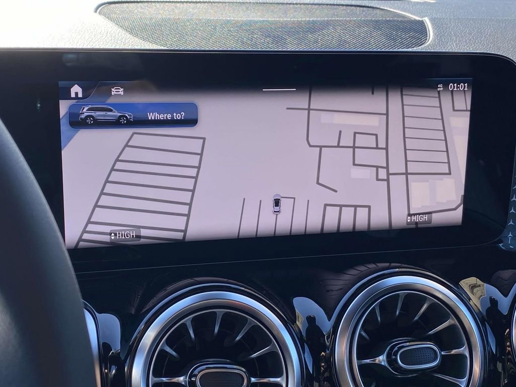 Certified 2025 Mercedes-Benz GLB 250 image 28