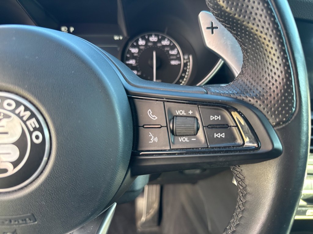 Used 2022 Alfa Romeo Giulia Veloce image 32