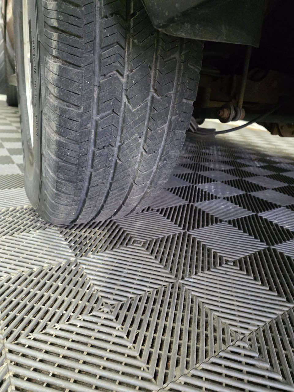 Used 2014 Chevrolet Suburban LT image 38