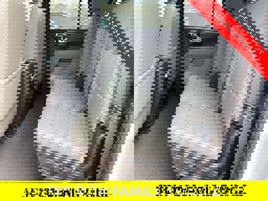 Used 2021 GMC Yukon SLT w/ SLT Premium Package image 12