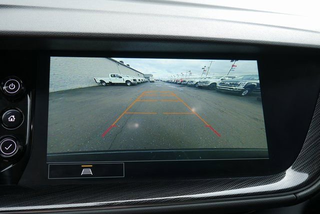Used 2023 Buick Envision Essence image 3