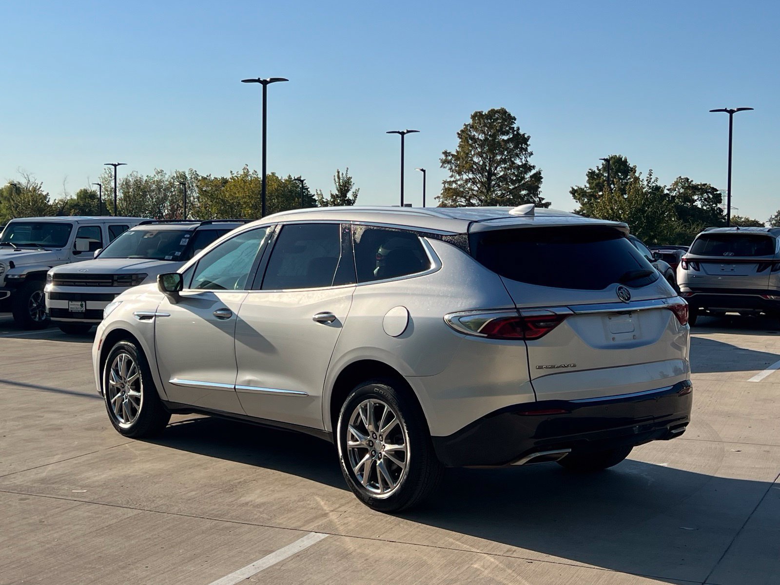 Used 2022 Buick Enclave Premium FWD image 9