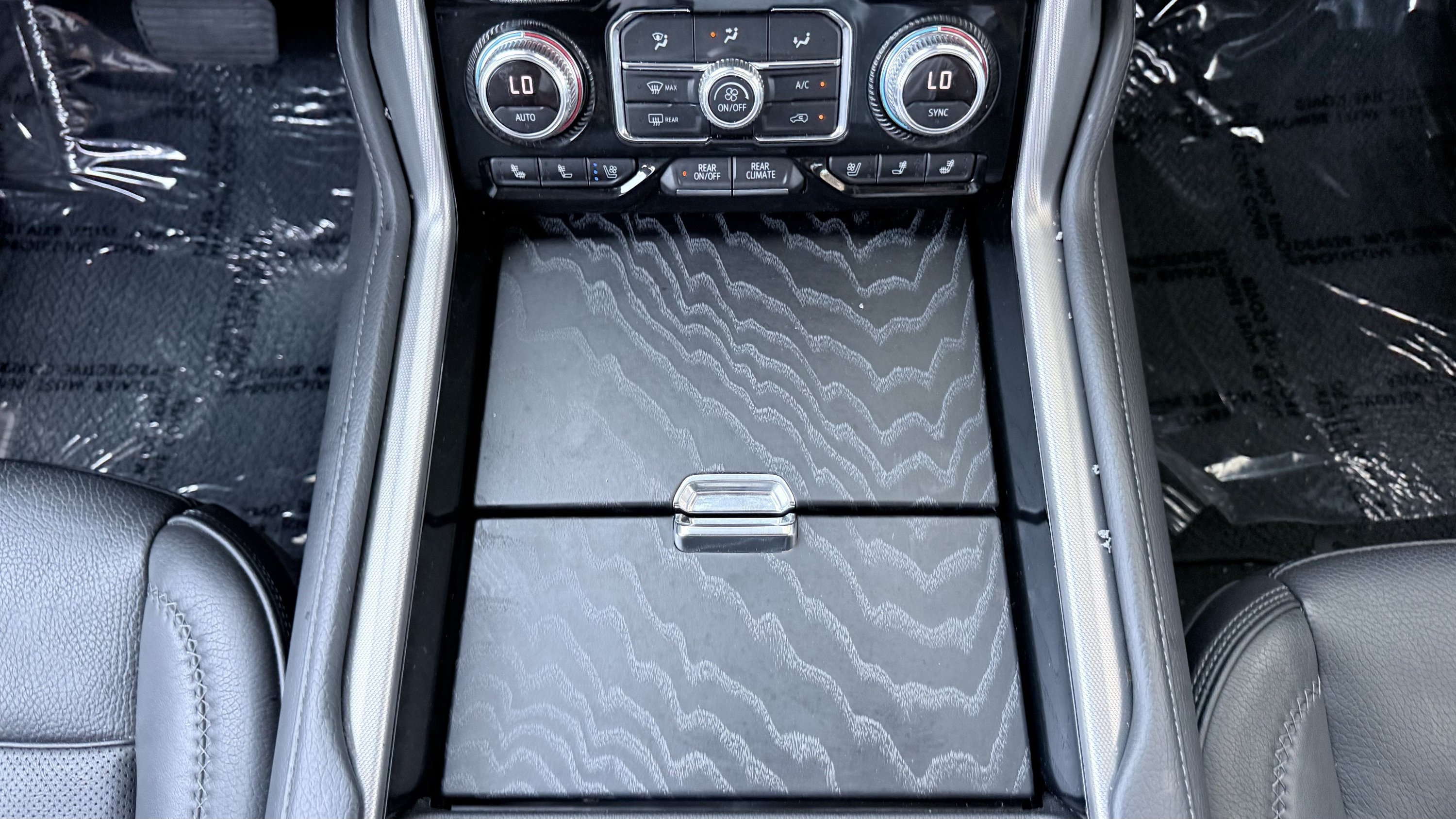 Used 2023 GMC Yukon Denali AWD/4WD image 58