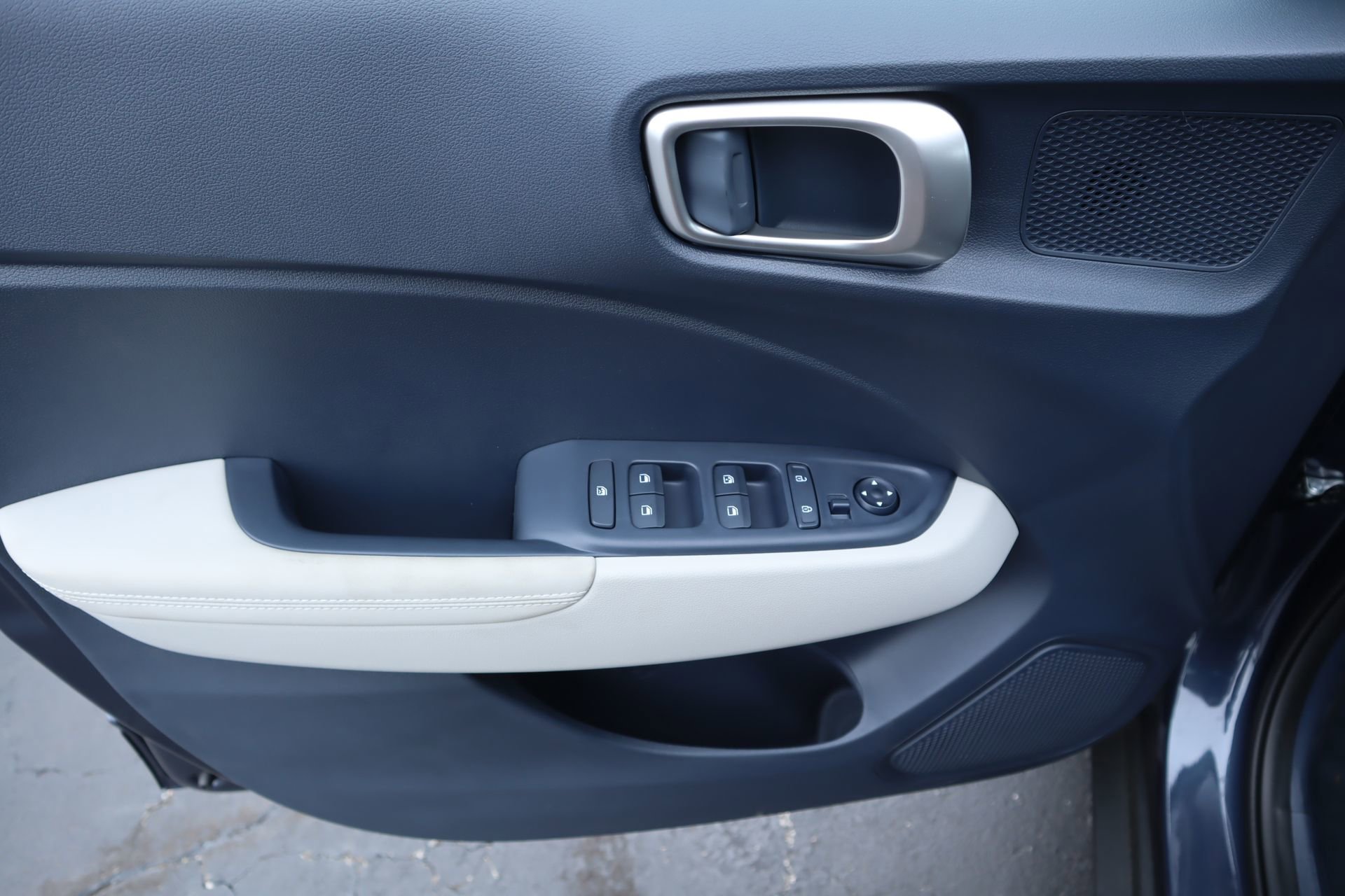 New 2026 Hyundai Venue SEL FWD image 14