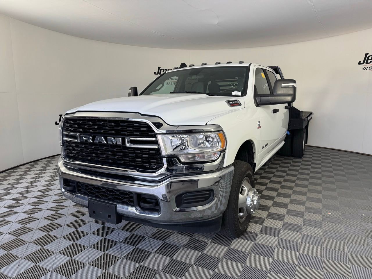 Used 2024 RAM 3500 SLT w/ Quick Order Package 2YG SLT image 1