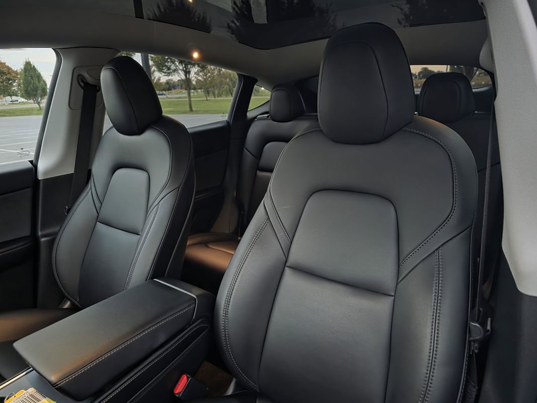 Used 2021 Tesla Model Y Long Range image 12