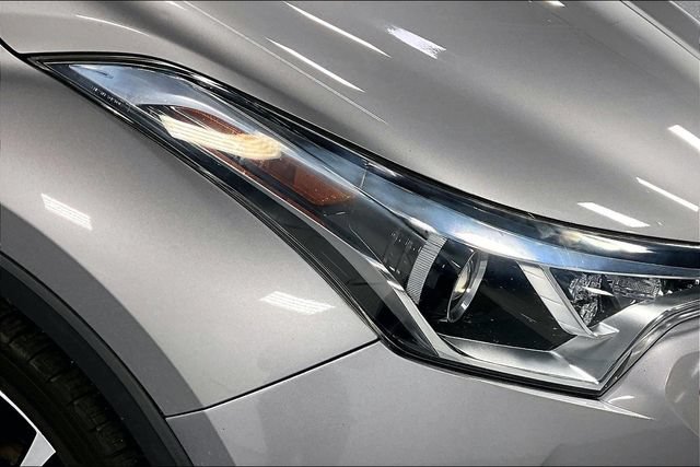 Used 2018 Toyota C-HR XLE FWD image 26
