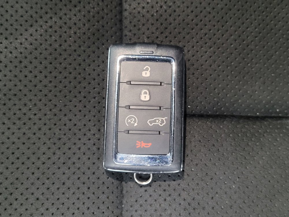 Used 2023 Jeep Grand Cherokee Altitude AWD/4WD image 32