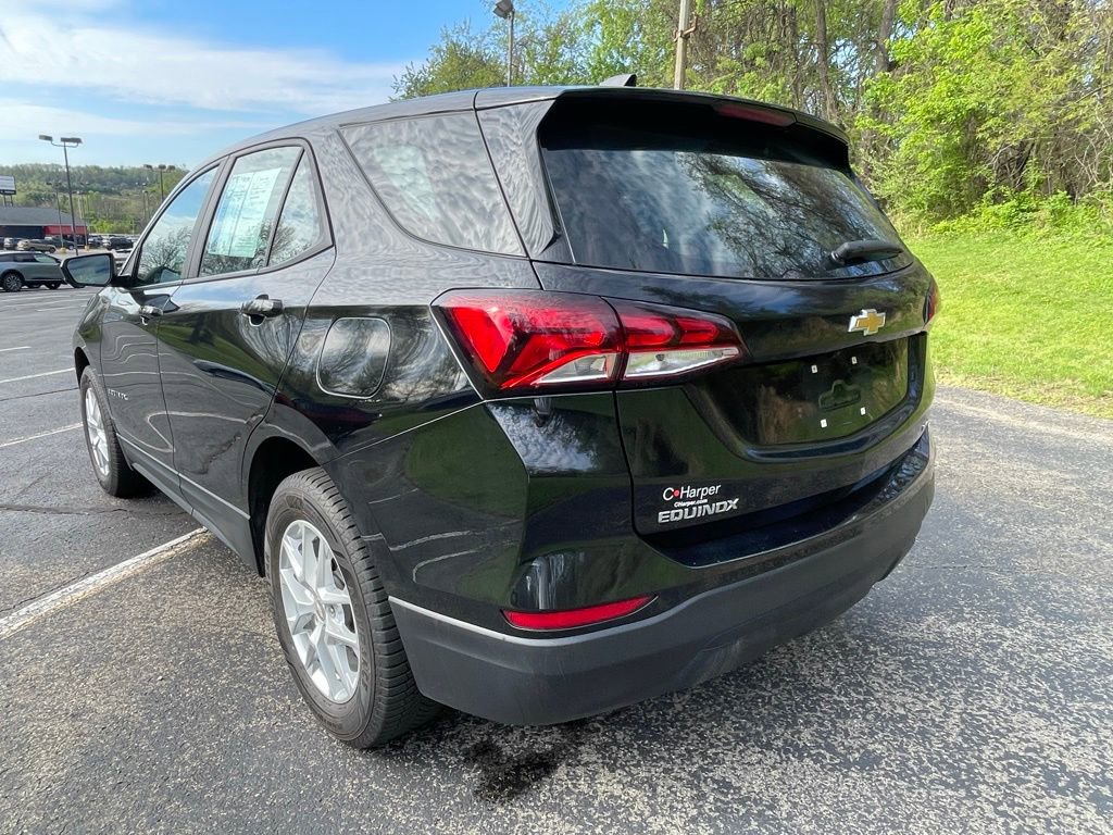Used 2023 Chevrolet Equinox LS AWD/4WD image 5