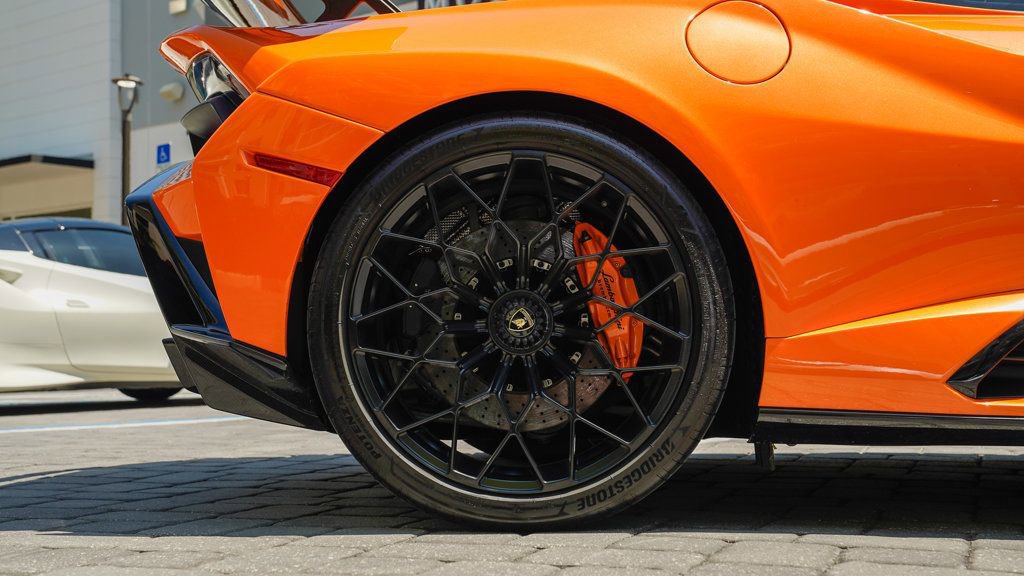 Used 2022 Lamborghini Huracan STO image 26