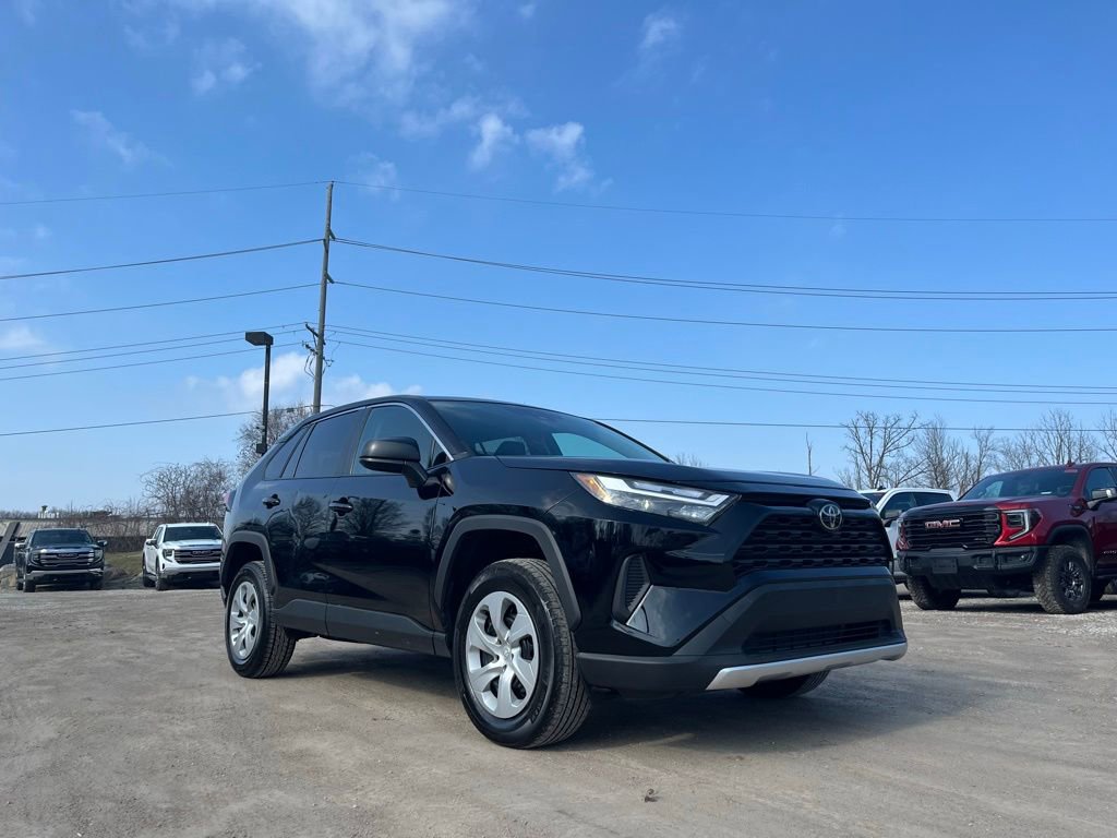 Used 2024 Toyota RAV4 LE image 7
