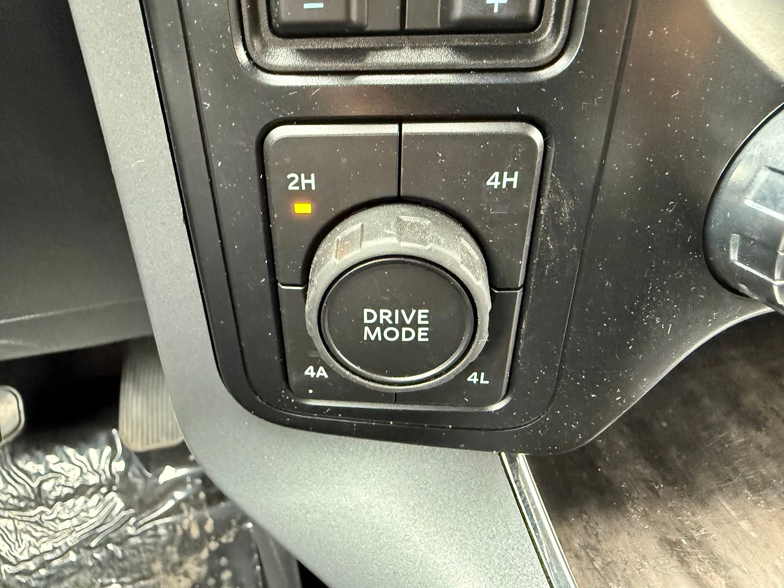 Used 2023 Ford F150 Lariat w/ Trailer Tow Package image 31