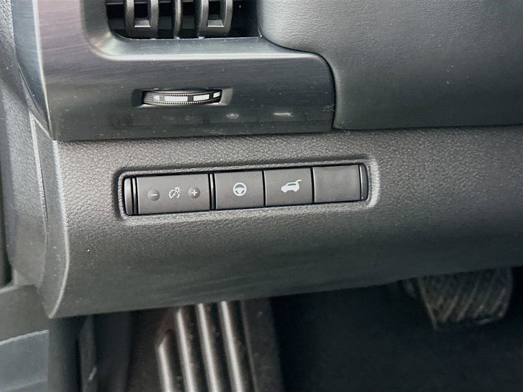 New 2026 Nissan Pathfinder SL image 15