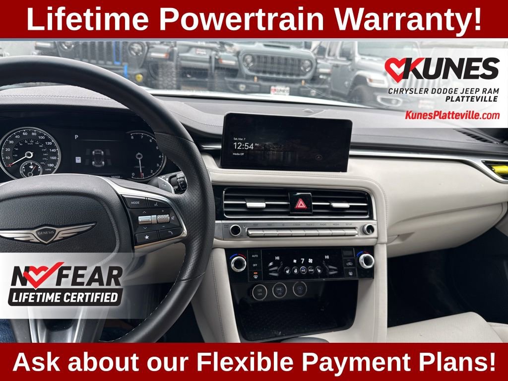 Used 2025 Genesis G70 2.5T image 15