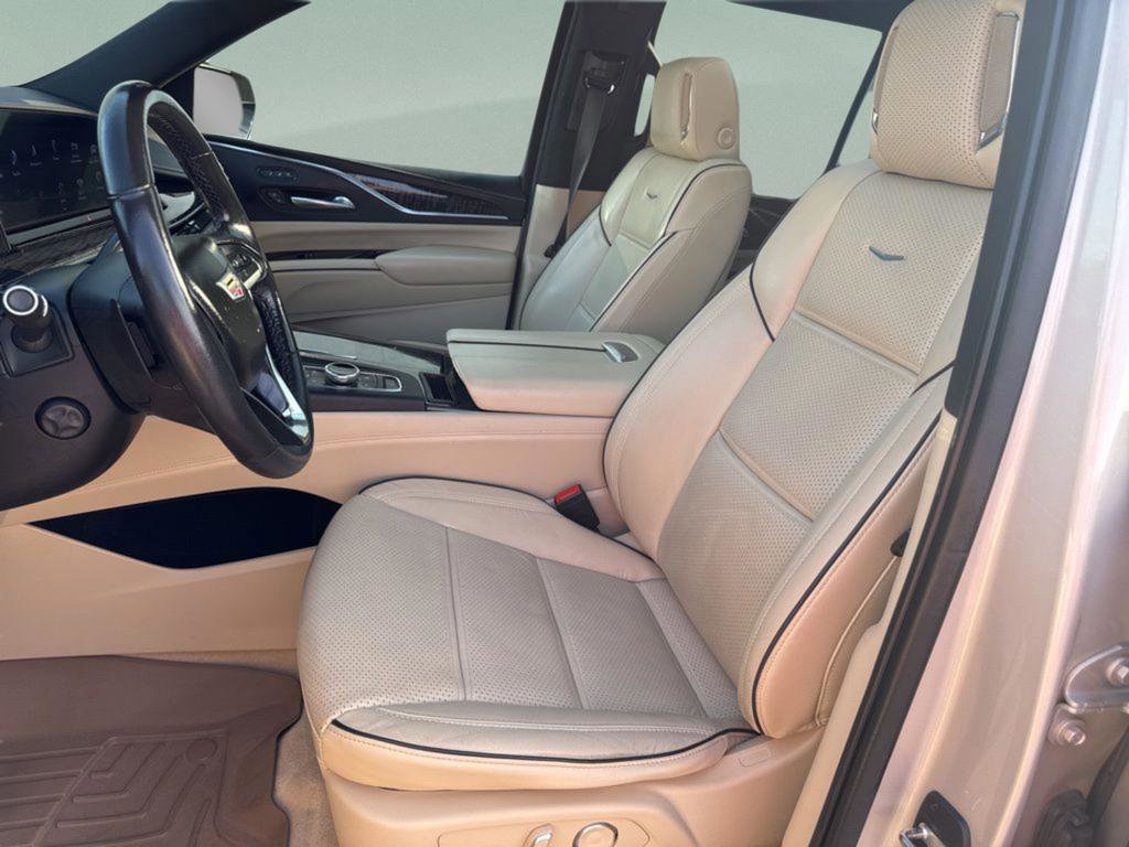 Used 2021 Cadillac Escalade Premium Luxury AWD/4WD image 10