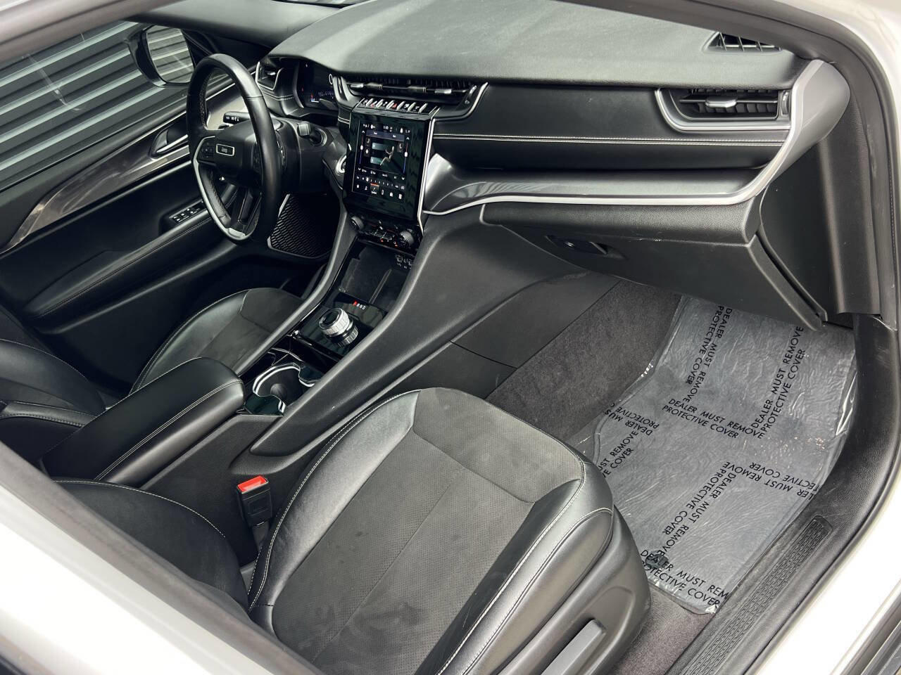 Used 2021 Jeep Grand Cherokee L Laredo image 24