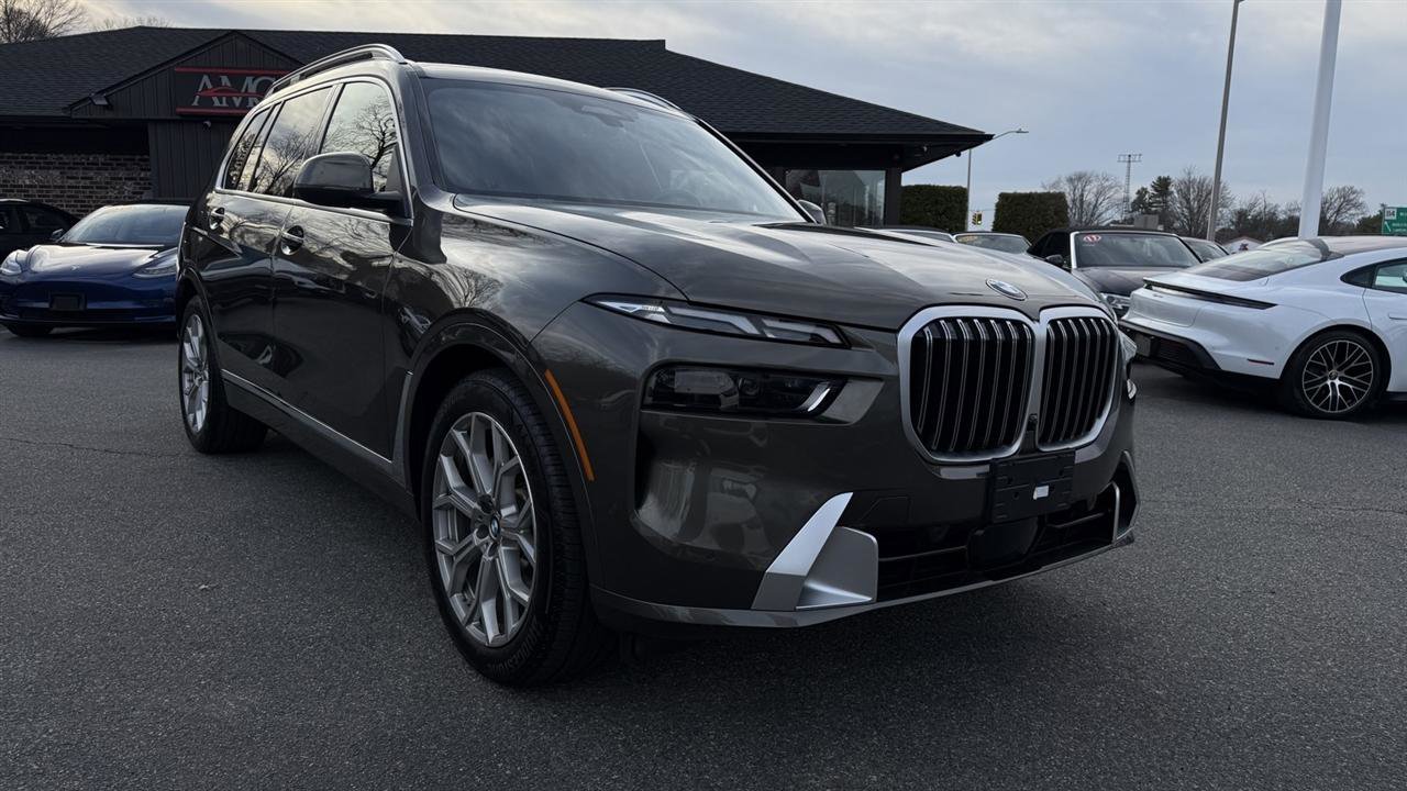 Used 2024 BMW X7 xDrive40i image 13
