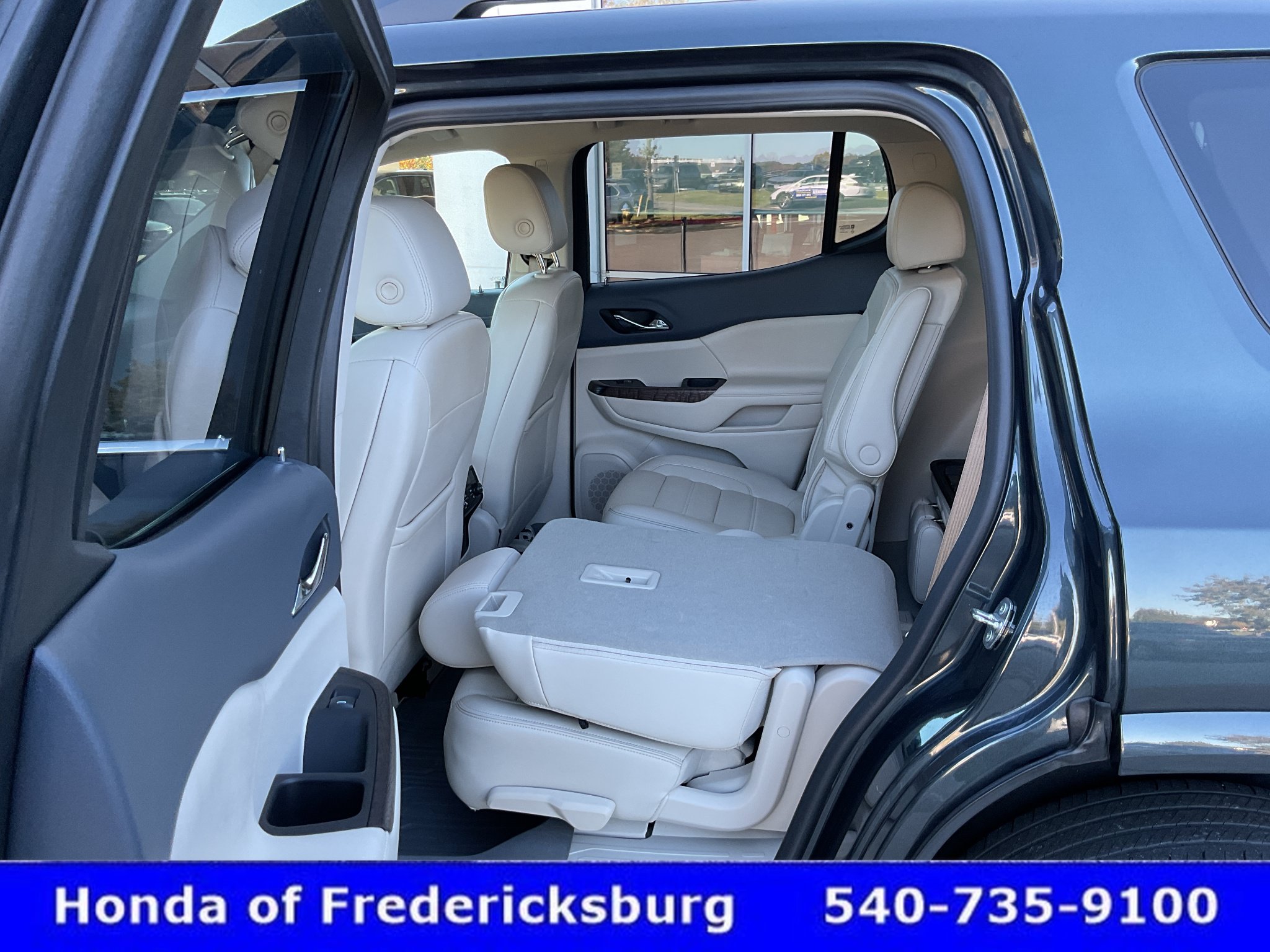 Used 2023 GMC Acadia Denali w/ Denali Ultimate Package FWD image 32