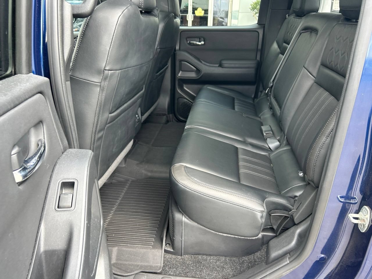 Used 2022 Nissan Frontier PRO-4X w/ Pro-4X Premium Package AWD/4WD image 12