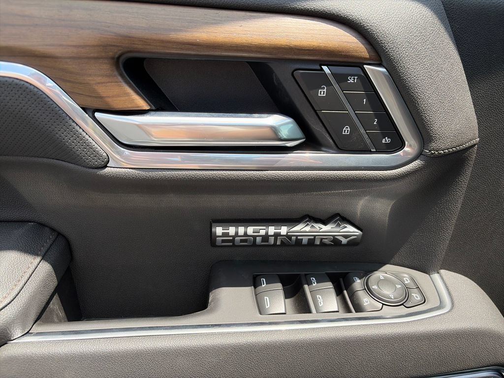 New 2026 Chevrolet Silverado 1500 High Country AWD/4WD image 15