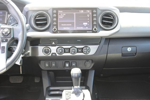 Used 2020 Toyota Tacoma SR5 w/ Technology Package AWD/4WD image 20