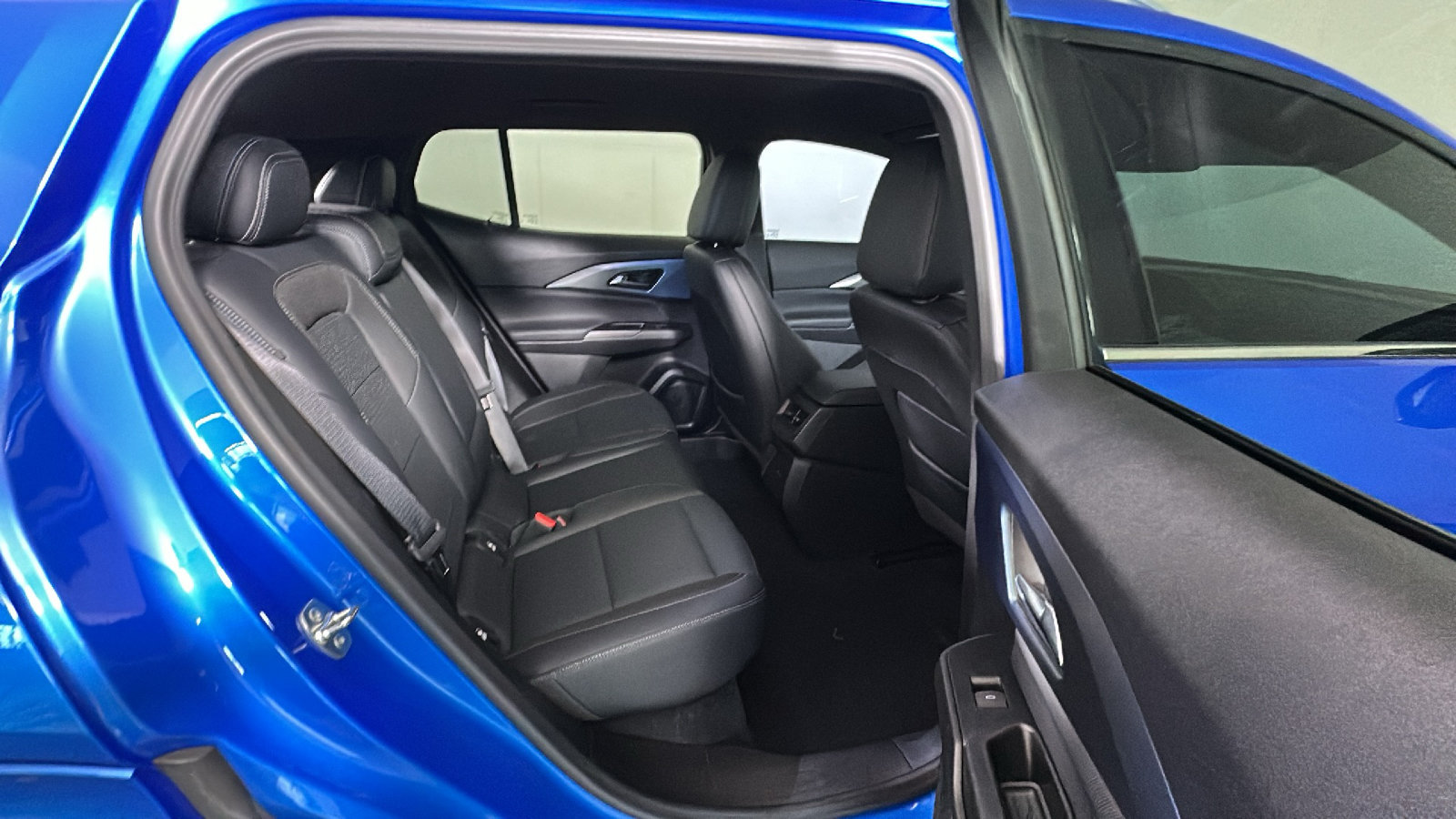 Used 2024 Chevrolet Equinox EV LT FWD image 33