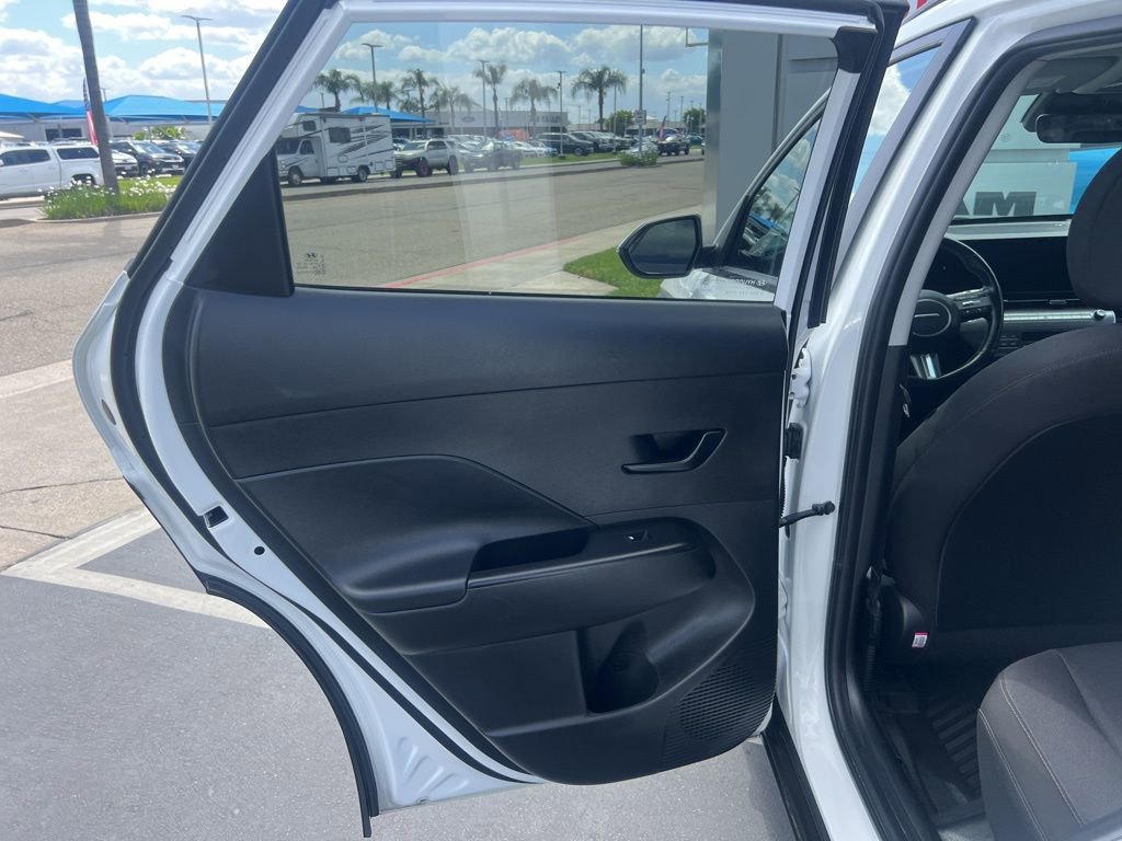 Used 2025 Hyundai Kona SEL AWD/4WD image 32