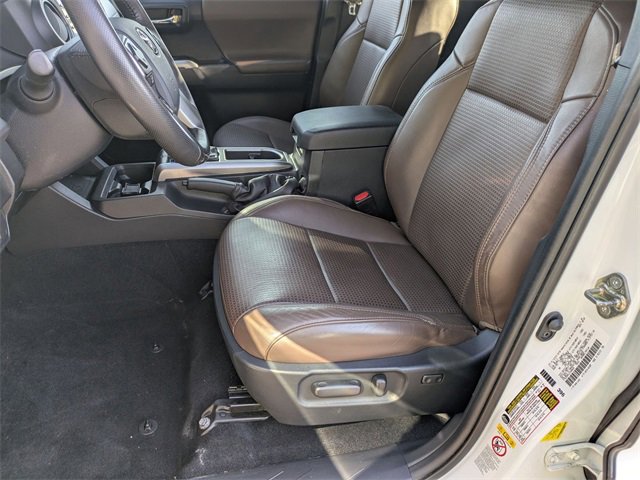 Used 2020 Toyota Tacoma Limited image 12