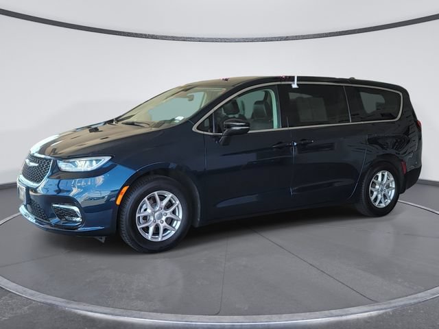 Certified 2024 Chrysler Pacifica Touring-L FWD image 5