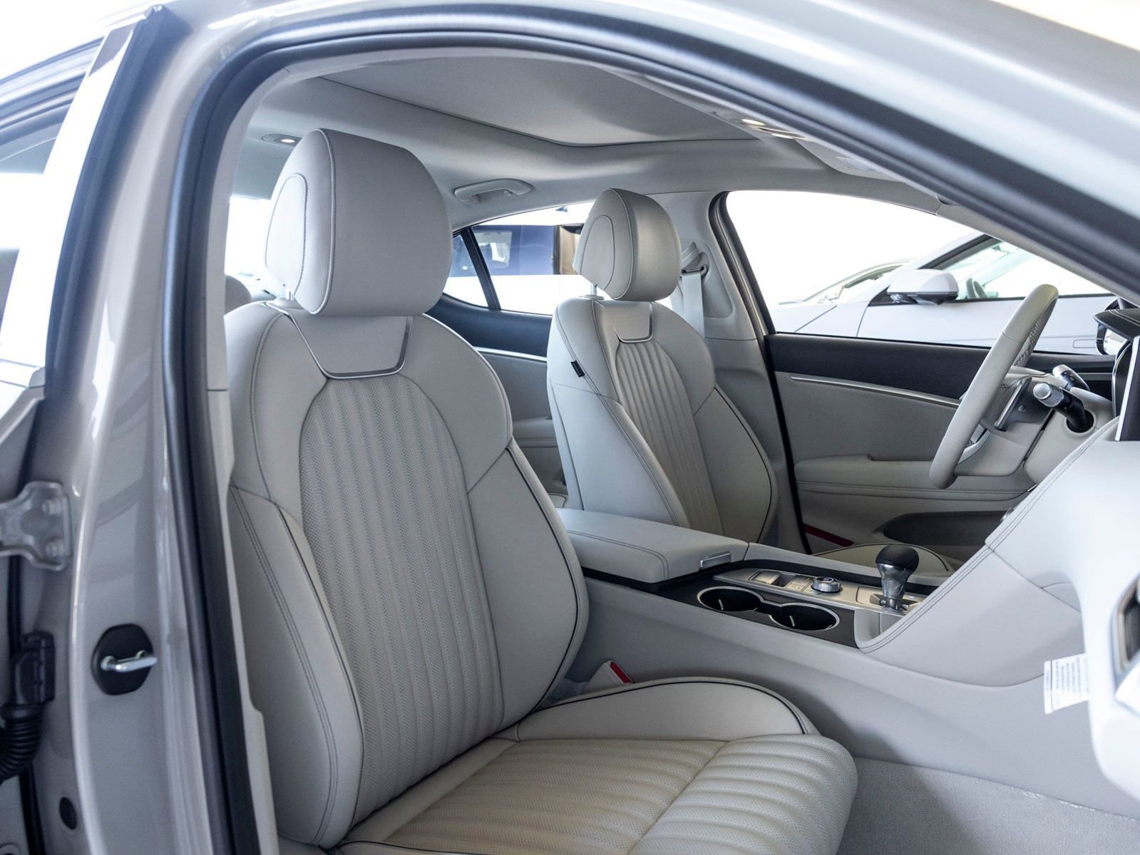 Used 2026 Genesis G70 2.5T Prestige image 23