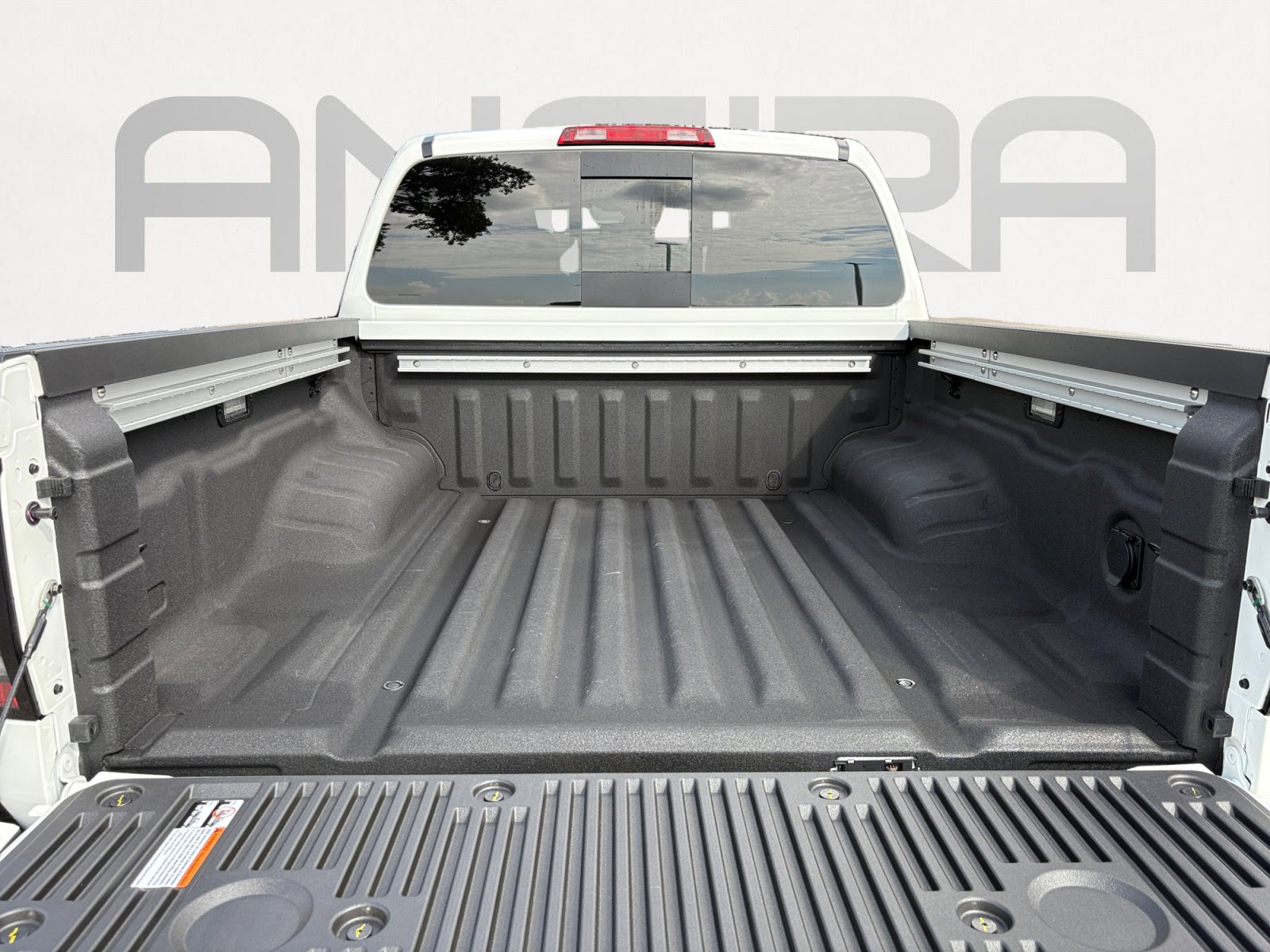 New 2026 Nissan Frontier PRO-4X w/ Pro-4x Convenience Package image 13