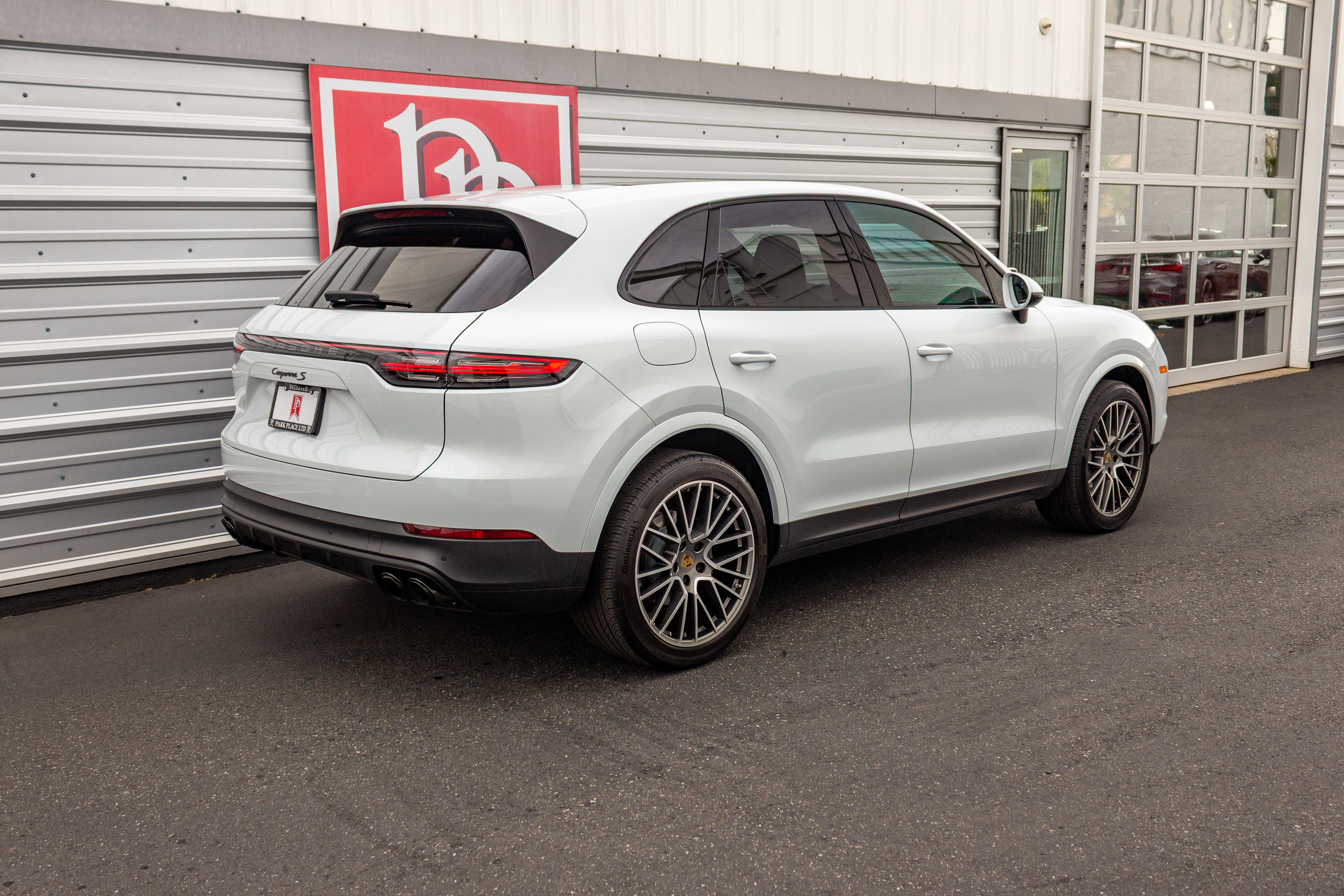 Used 2022 Porsche Cayenne S Platinum image 40