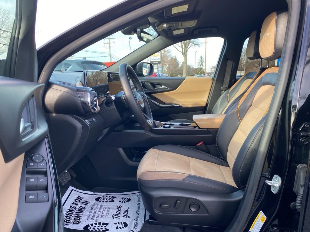 New 2025 Chevrolet Equinox ACTIV w/ Safety and Technology Package AWD/4WD image 11