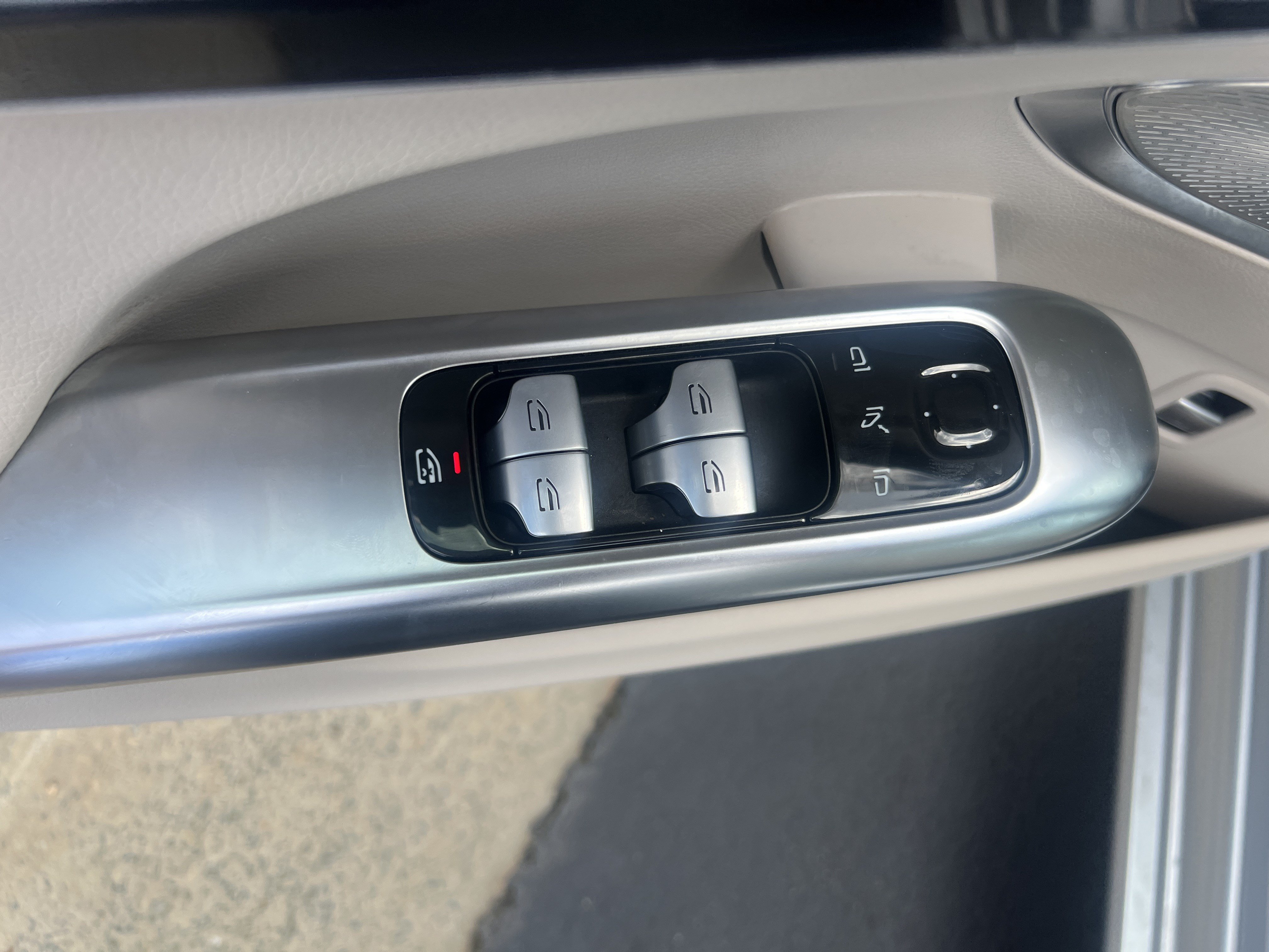 Used 2022 Mercedes-Benz C 300 4MATIC Sedan w/ Exclusive Trim Package image 13