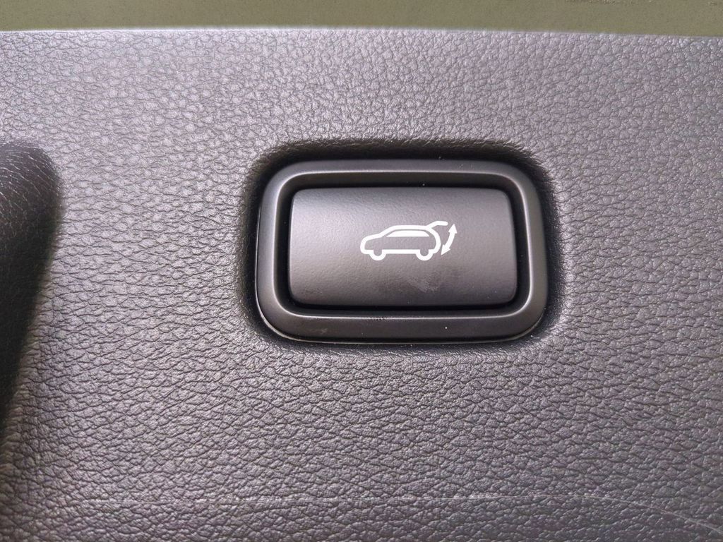 Used 2025 Kia Sportage X-Line w/ Premium Package image 15