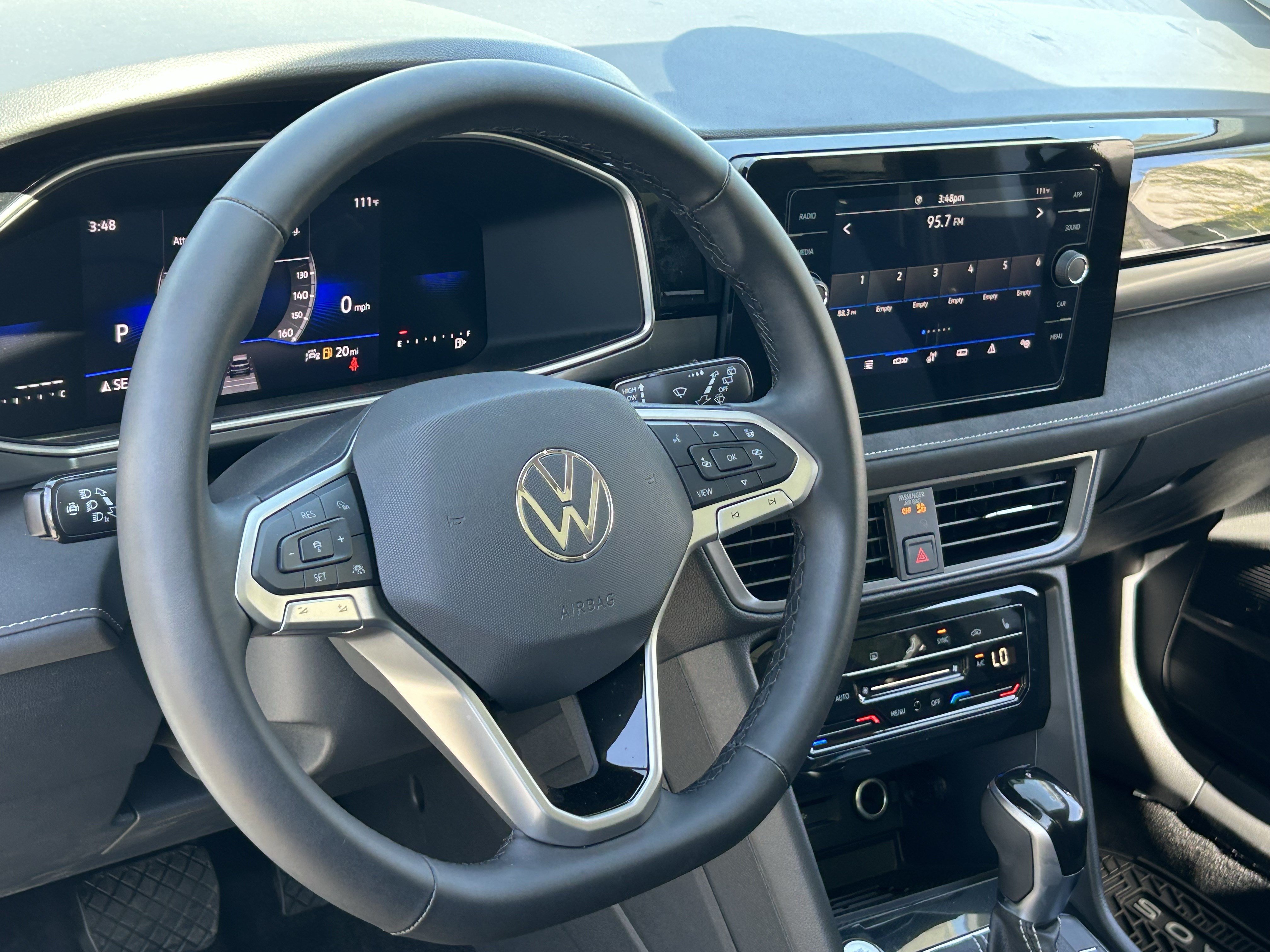 New 2026 Volkswagen Taos SE FWD image 20