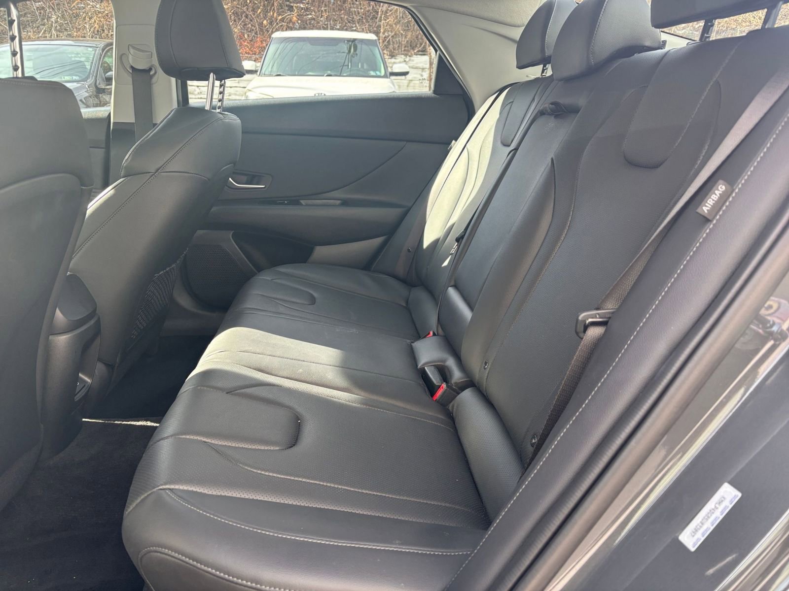 Used 2025 Hyundai Elantra Limited image 39